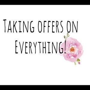 ACCEPTING ALL OFFERS!! Need money for Christmas ❤️